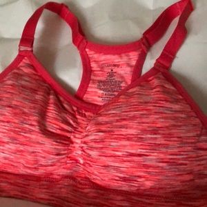 Bra sports womens new size M 34B & 34C 67% polyester 25% nylon 8% spandex